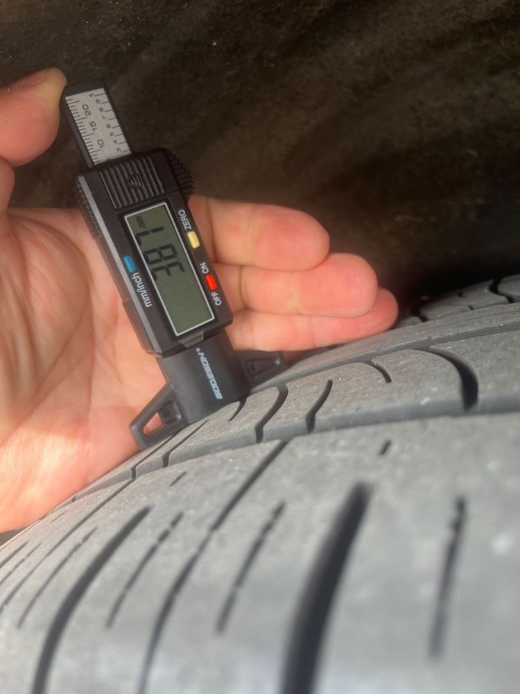 Right rear tire, 3.87 mm remaining
